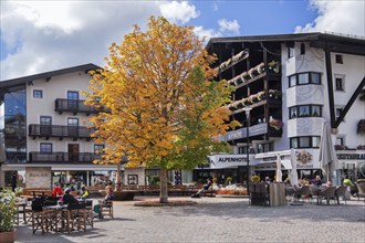 Village square in autumn, Seefeld in Tyrol, Seefeld Plateau, Tyrol, Austria, Europe