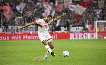 Josha Vagnoman VfB Stuttgart (04) Action on the ball MHPArena, MHP Arena Stuttgart,