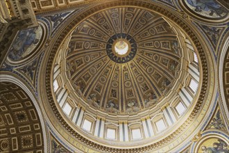 Interior view, dome of St Peter's Basilica, San Pietro in Vaticano, Basilica of St Peter in the