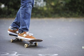 A person riding a skateboard in Berlin, 16/08/2024