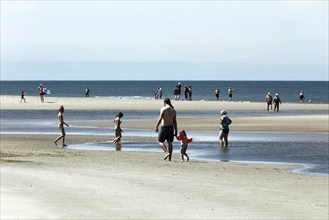 Holidaymakers on the beach on the island of Amrum, Norddorf, 15.06.2020