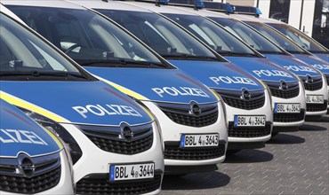 New radio patrol cars at the police station in Potsdam, 14/03/2016