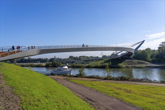 New bridge over the Rhine-Herne Canal and the Emscher, leap over the Emscher, bicycle and