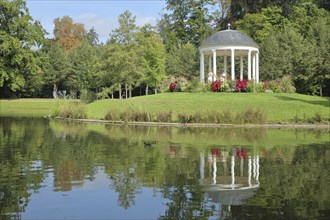 Round pavilion with lake in the Parc de l'orangery, orangery Park, landscape, reflection, temple,