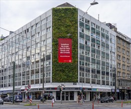 Green façade on a building, Areo Treibhaus office building, on Graf-Adolf-Straße in Düsseldorf, 100