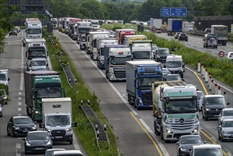 Traffic jam on the A2 motorway near Bottrop, behind the Bottrop motorway junction, in the direction