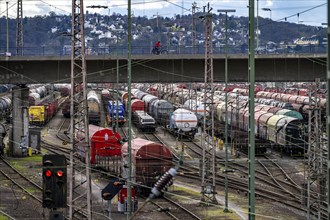 The Hagen-Vorhalle marshalling yard, one of the 9 largest in Germany, is located on the