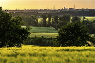 View over the Ruhr valley, to the west, from Mülheim an der Ruhr, in the direction of