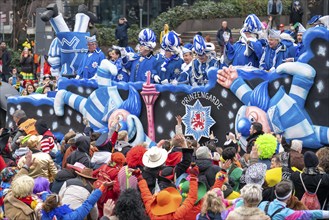 Rose Monday parade in Düsseldorf, themed floats of carnival societies and other participants in the