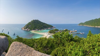 View of the holiday island Nang Yuan Island, island, tropical, tropics, landscape, bathing holiday,