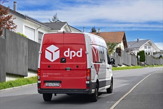 Delivery van dpd parcel service