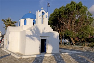 Chapel at the harbour, Parikia, Paros, Cyclades island, Greece, Europe