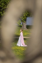 Cinderella can also be seen around Moritzburg Castle in spring. Model Tamara Kretschmer once again