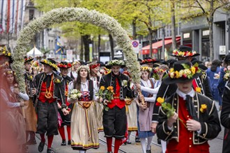 Parade of historically costumed guildsmen, Sechseläuten or Sächsilüüte, Zurich Spring Festival,