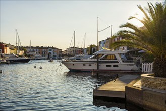 Panorama, Sunset, Port Grimaud, Bay of St. Tropez, Département Var, Cote d'Azur,