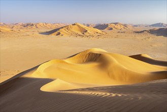 Sand dunes in the Rub Al Khali desert, the world's largest sand desert, Empty Quarter, Oman, Asia