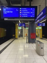 S-Bahn, display board, rubbish bin, escalator, Schwabstraße station, public transport, Stuttgart,