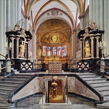 Interior view of Bonn Minster, nave with view of the east apse and access to the crypt, Bonn, North