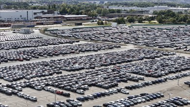 Volkswagen new cars standing in a car park at the Volkswagen plant, Wolfsburg, 29.09.2024. The