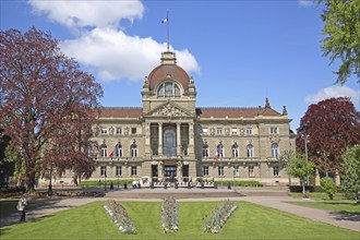 Palais du Rhin built in 1889, former imperial palace, park with flower beds, flower-bed, tourist