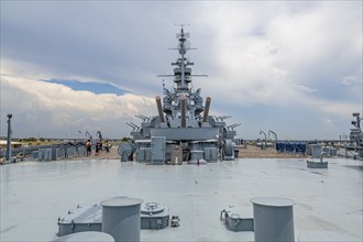 16 inch, 45 caliber Big Guns on the USS Alabama museum battleship at the Battleship Memorial Park