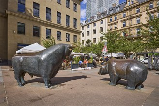 Bronze figures of a bull and a bear by the sculptor Reinhard Dachlauer in Frankfurt am Main, Hesse,