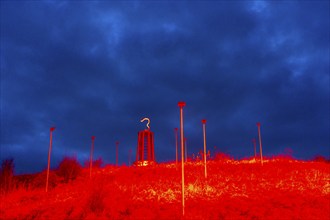 Rheinpreussen spoil tip in Mörs, spoil tip symbol Das Geleucht, light installation red illuminated