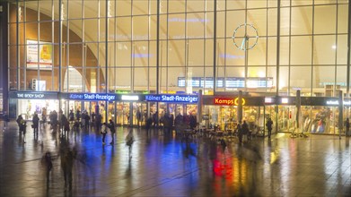 Station forecourt, reception building, main station, Cologne, Rhineland, North Rhine-Westphalia,