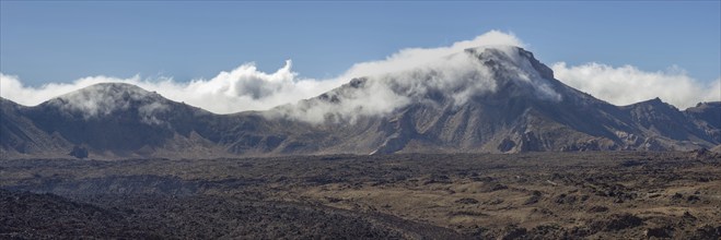 The summit of Montaña Guajara, also: Alto de Guajara, 2715m, crater walls, Caldera de las Cañadas,