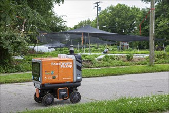 Detroit, Michigan, An experimental, autonomous robot travels the streets of Detroit's Corktown