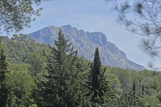 Summit Croix de Provence 946m, mountains, rock massif, rocks, landscape, Montagne Sainte-Victoire,