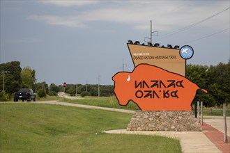 Osage Nation, Oklahoma, A sign in English and the Osage language welcomes visitors to the Osage