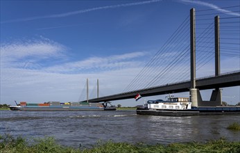 Cargo ships on the Rhine near Rees, Rhine bridge Rees-Kalkar, road bridge, federal road B67, North