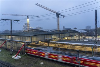 Modernisation of Duisburg Central Station, the platforms of the 13 tracks are being renewed, 2