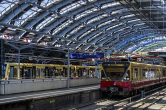 S-Bahn, platform and construction work at Berlin Ostbahnhof, Friedrichshain, Berlin, Germany,