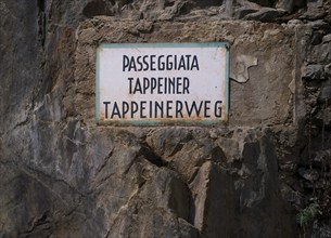 Signpost Tappeinerweg, Tappeiner promenade, high-altitude hiking trail, Merano, Meran, South Tyrol,