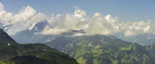 Mountain panorama from Zeigersattel to Höfats 2259m, Allgäu Alps, Allgäu, Bavaria, Germany, Europe