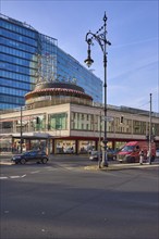 Kranzler Eck shopping centre and historic lantern at the intersection of Kurfürstendamm and