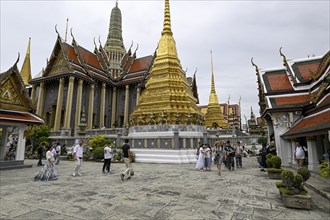 Tourists at Wat Phra Kaew, Temple of the Emerald Buddha, Bangkok, Thailand, Asia