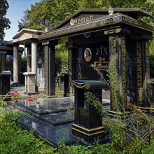 Opulent graves of Sinti and Roma families, so-called Königs-Gräber, Beuel Cemetery, Bonn, North