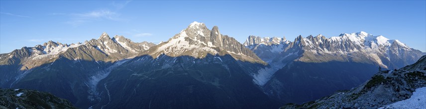 Mountain panorama, mountain peaks Aiguille Verte, Grandes Jorasses and Mont Blanc, Mont Blanc