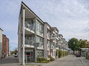 Modern block of houses with condominiums, Nuremberg, Middle Franconia, Bavaria, Germany, Europe