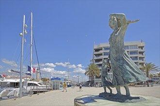 Sculpture L'Esperance by Ali Salem 2014, harbour, skyscraper, woman, hold, hand, head, arm, up,