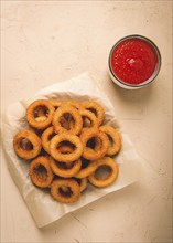 Fried onion rings, deep-fried, snack, no people, selective focus