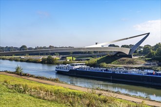 New bridge over the Rhine-Herne Canal and the Emscher, leap over the Emscher, bicycle and