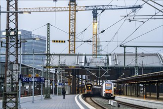 Modernisation of Duisburg Central Station, the platforms of the 13 tracks are being renewed, 2