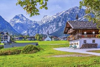 Historic farmhouse Fischergut with Karwendekgebirge, Pertisau, Achensee, Tyrol, Austria, Europe