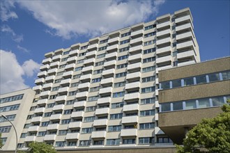 Residential tower block, Potsdamer Straße, Tiergarten, Mitte, Berlin, Germany, Europe