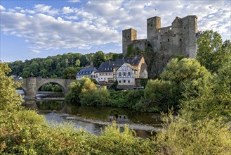 Old Lahn Bridge, Runkel Castle, hilltop castle from the high Middle Ages, ruins, historic old town,