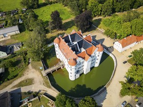 Grosskmehlen Castle is located in the southern Brandenburg town of Grosskmehlen in the district of